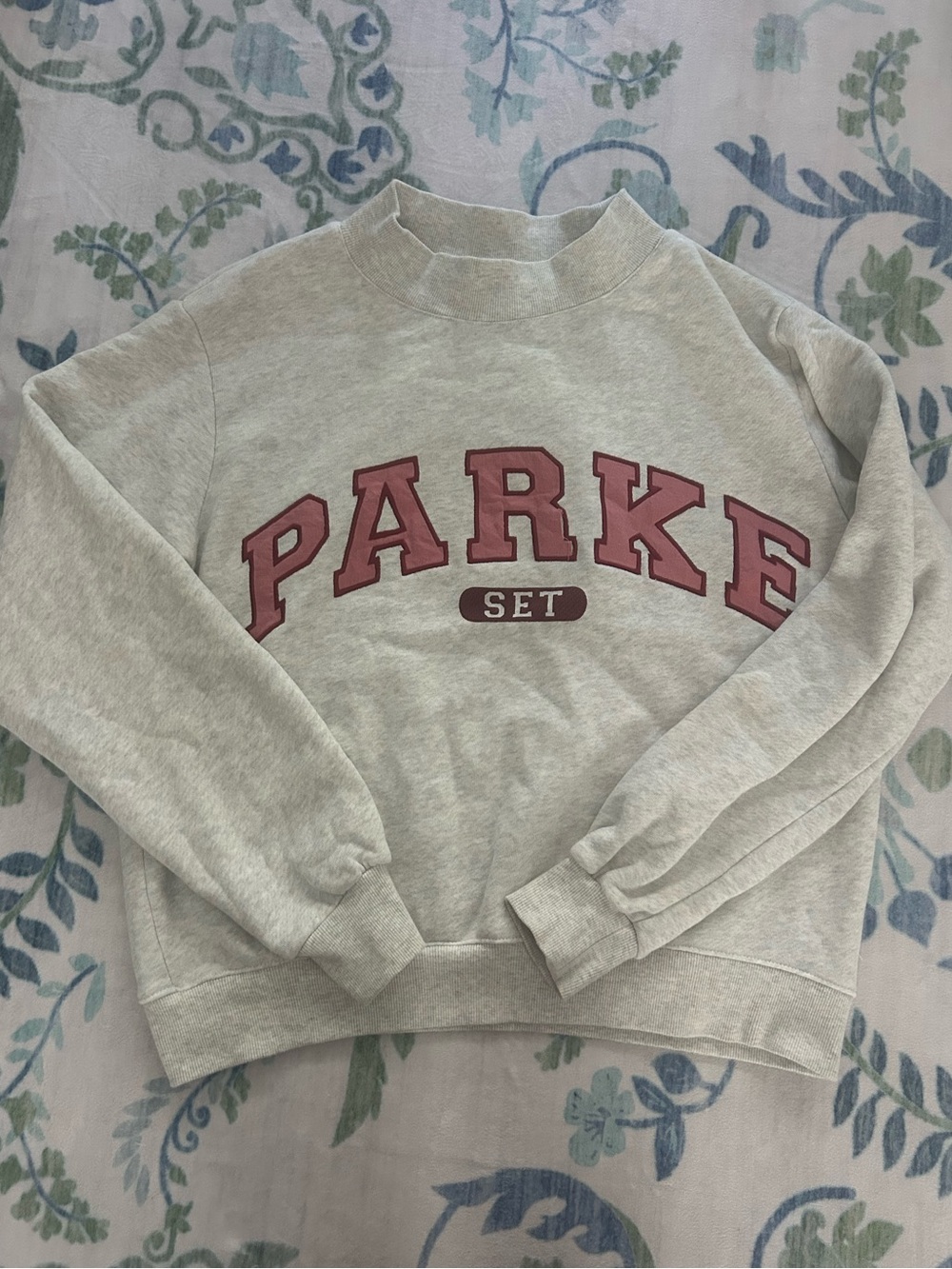 Parke Light Gray Crewneck Sweatshirt with Pink Logo